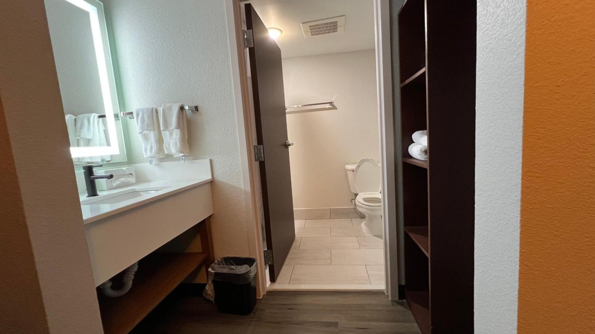 Country Inn & Suites By Radisson, Lsu - Medical Corridor Батон-Руж Экстерьер фото